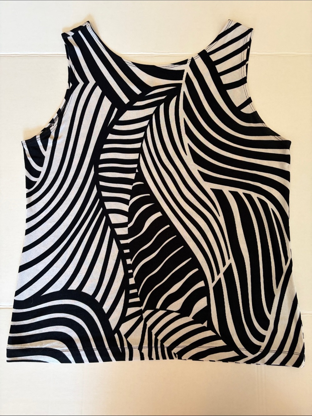 Sleeveless Black & White Wave-Stripe Tank